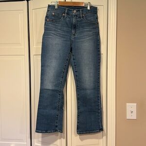 Gap kick fit high rise flare crop, size 27